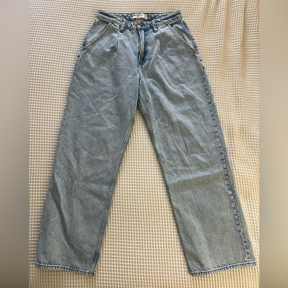 Abercrombie High Rise Loose Jean - curve love size 27R